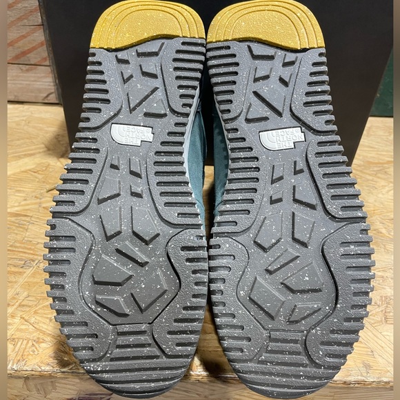 Brand new unworn in box The North Face water proof Berkeley boot. Only size 13 - Picture 6 of 6
